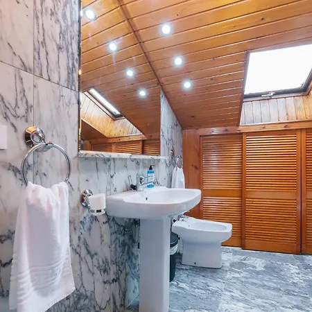 Apartman Ático Dúplex con Terrazas Privadas Vigo Centro 2 hab ツ by Rias Baixas Rentals Vigo